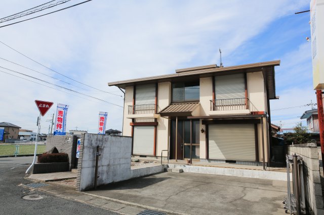 お車は約2台駐車可能！