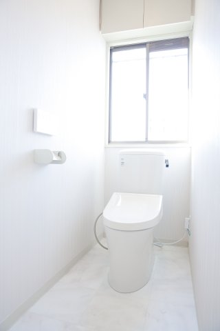 トイレは1階と2階の2ヶ所についております!