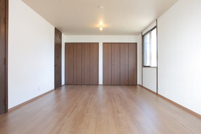 2部屋に分かれていたものを1部屋にいたしました!