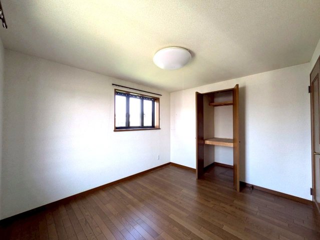 各居室に収納がついております！