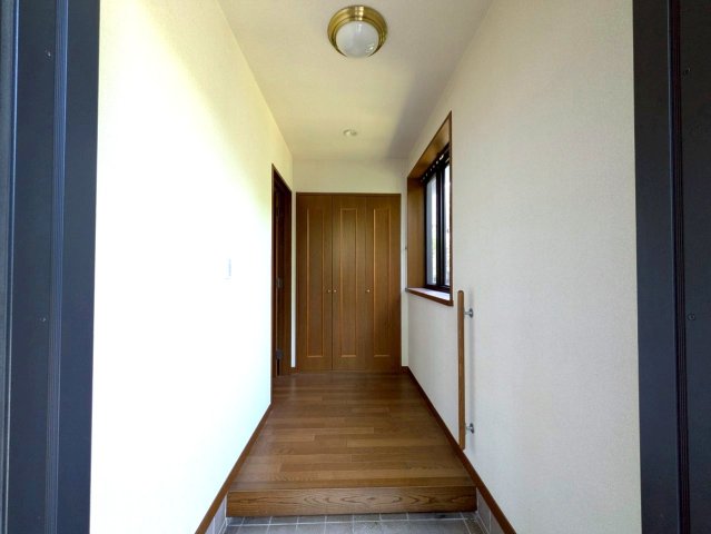 毎日のいってきますとただいまはこの玄関で！