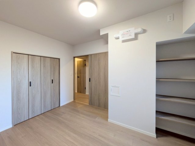 収納は2ヶ所ついております♪