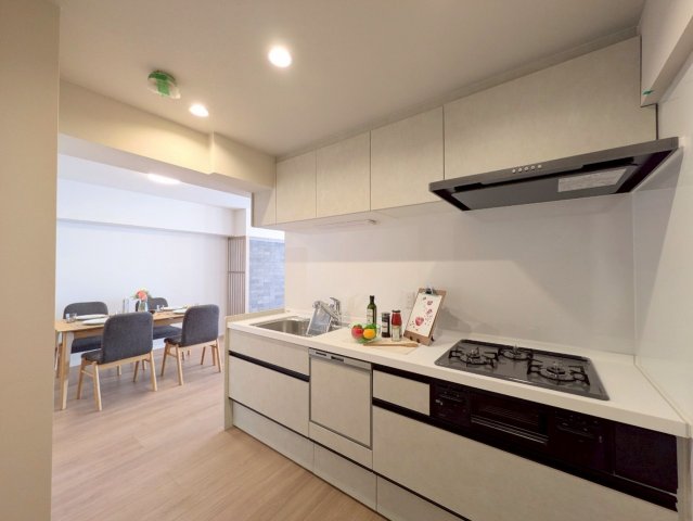 キッチンには食洗器付き!日々の洗い物も楽々♪