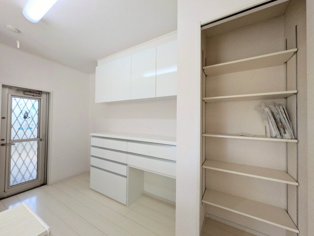 パントリー・カップボード付き！