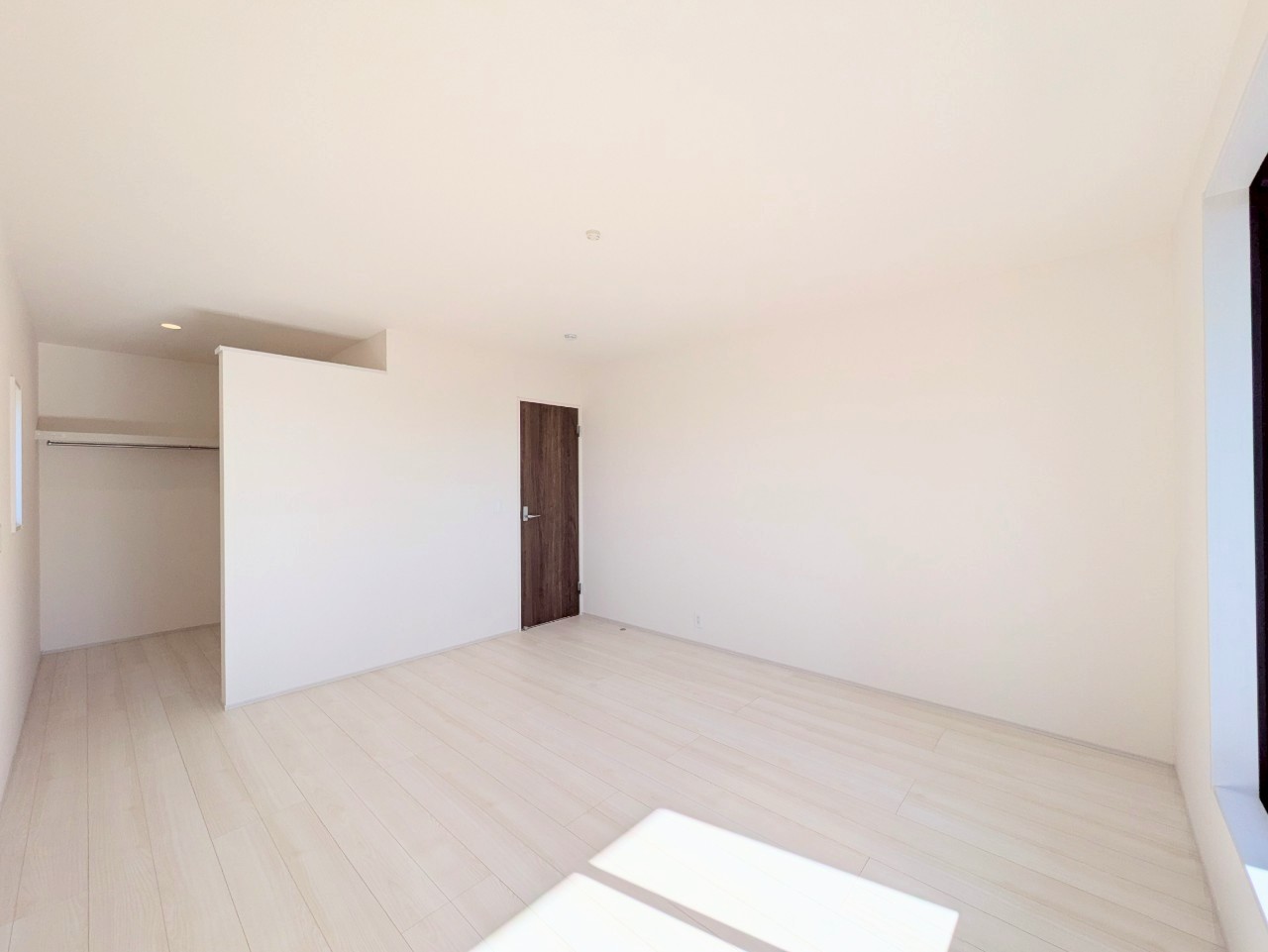 約９帖の洋室！