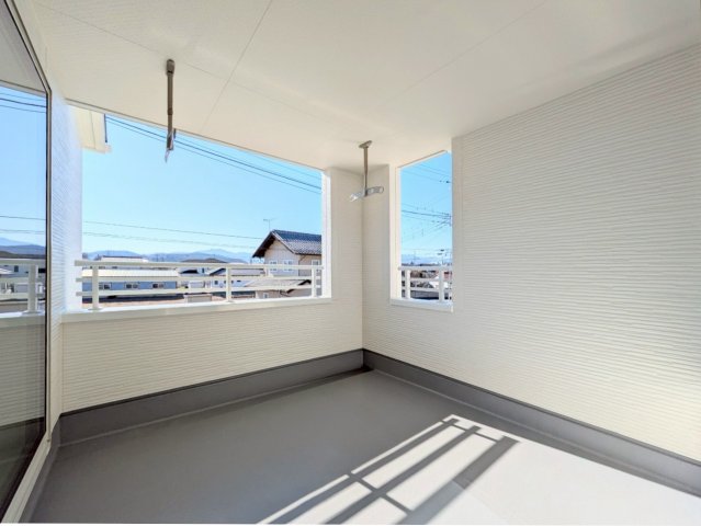 インナーバルコニー付きで急な雨でもお洗濯もの安心♪