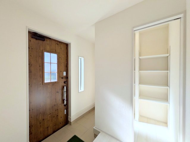 毎日のいってきますとただいまはこの玄関で！