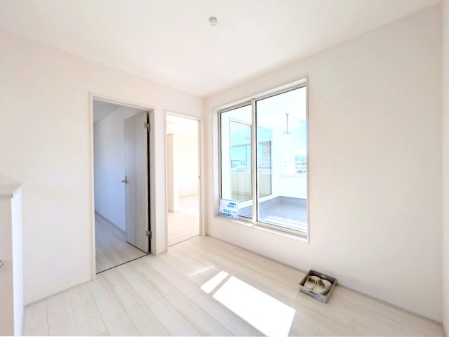 廊下からもバルコニーへ行き来できます！