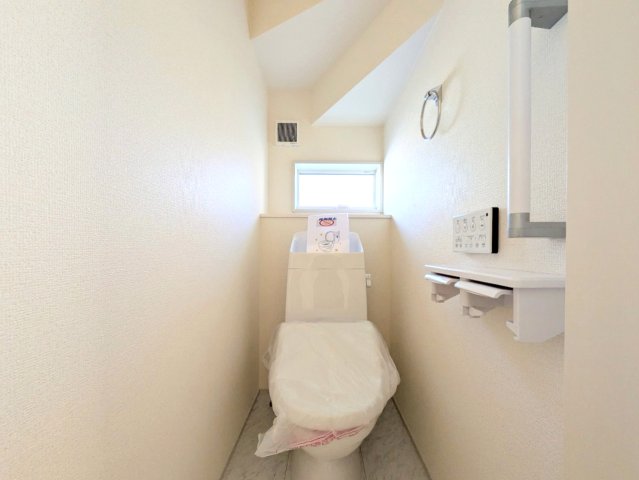 トイレは1階と2階の2ヶ所についております！