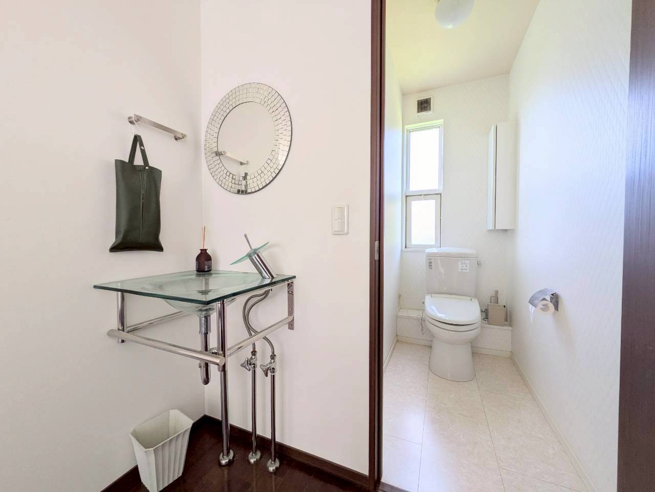 2階トイレ・洗面台