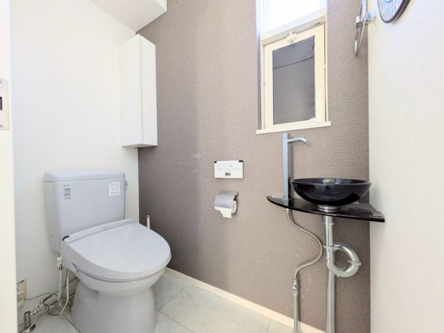 トイレは1階と2階の2ヶ所についております♪