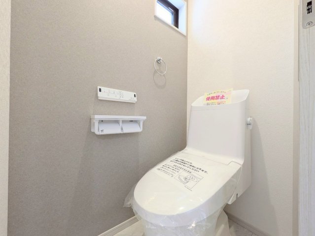 トイレは1階と2階の2ヶ所についております!