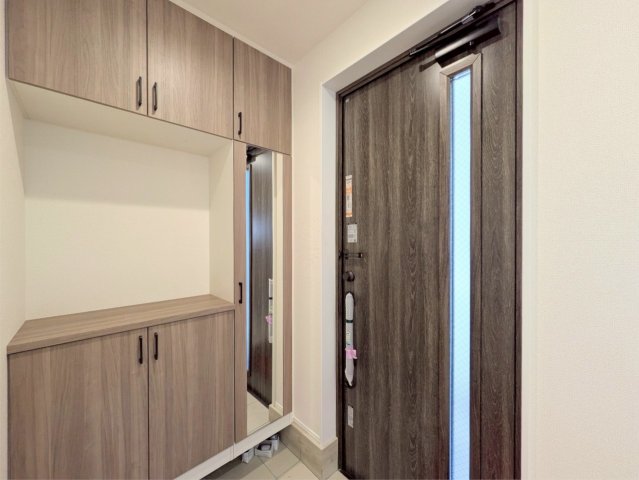 毎日のいってきますとただいまはこの玄関で！