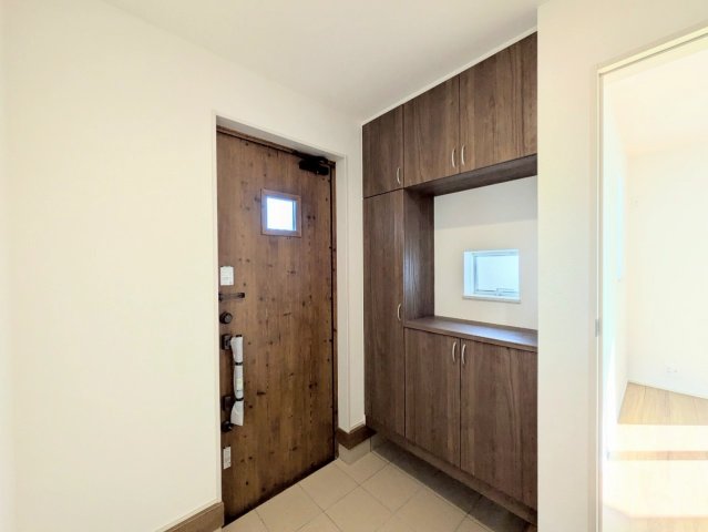 毎日のいってきますとただいまはこの玄関で！