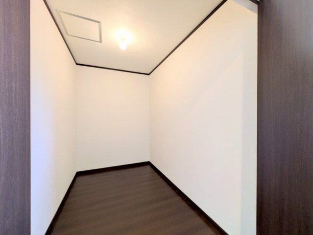 納戸付き！季節ものやご家族の荷物もスッキリ収納できます！