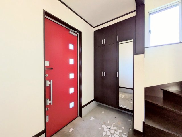 毎日のいってきますやただいまはこの玄関で!