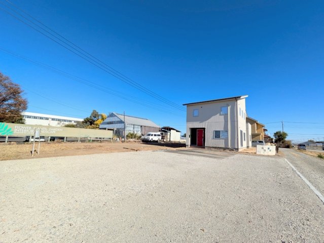 敷地内はお車３台以上駐車可能！