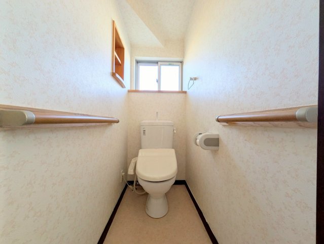 トイレは1階と2階の2ヶ所についております！