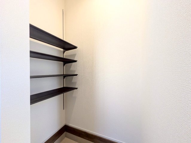 シューズクローク付き!玄関周りスッキリ片付きます!