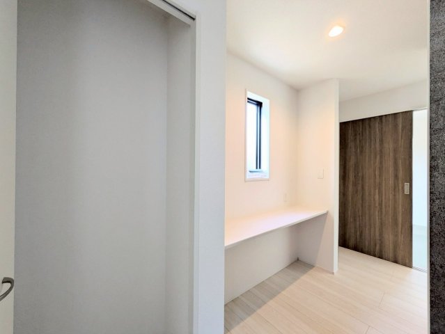 リビングにはスタディーコーナー付き！