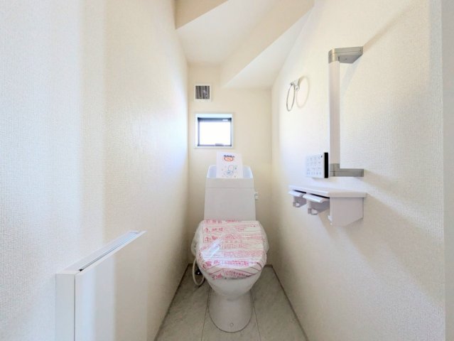 トイレは1階と2階の2ヶ所についております!