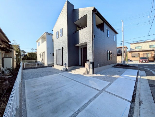 黒を基調とした外観!