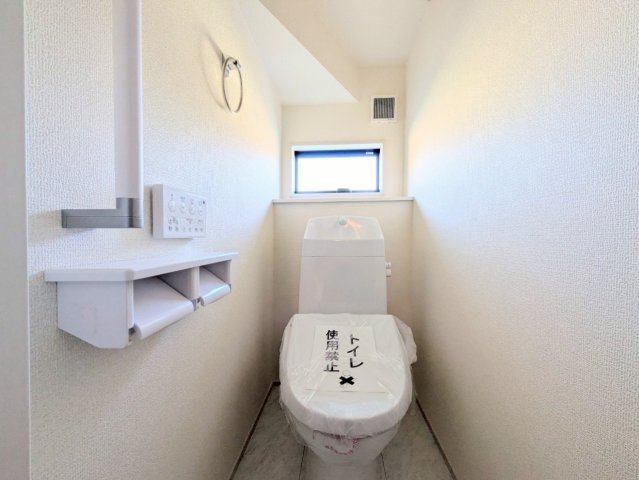 トイレは1階と2階の2ヶ所についております!