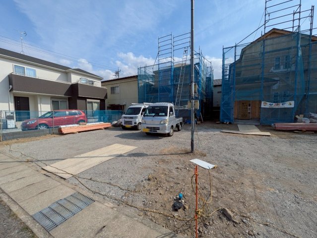 建築中