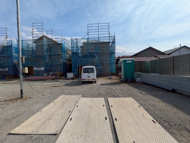 建築中