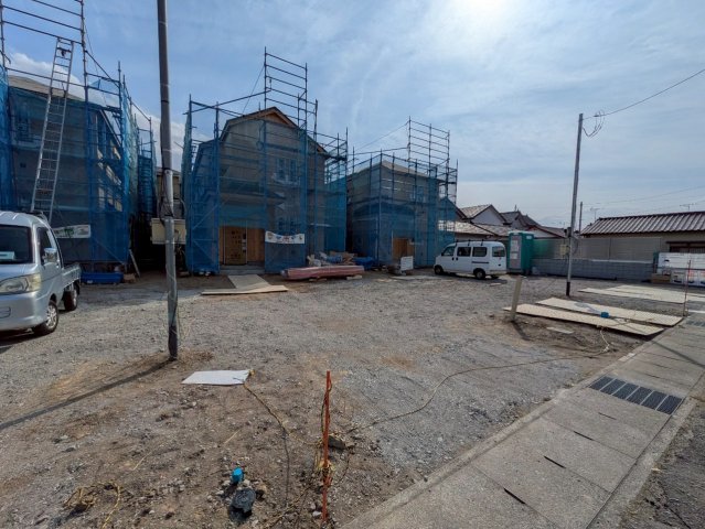 建築中