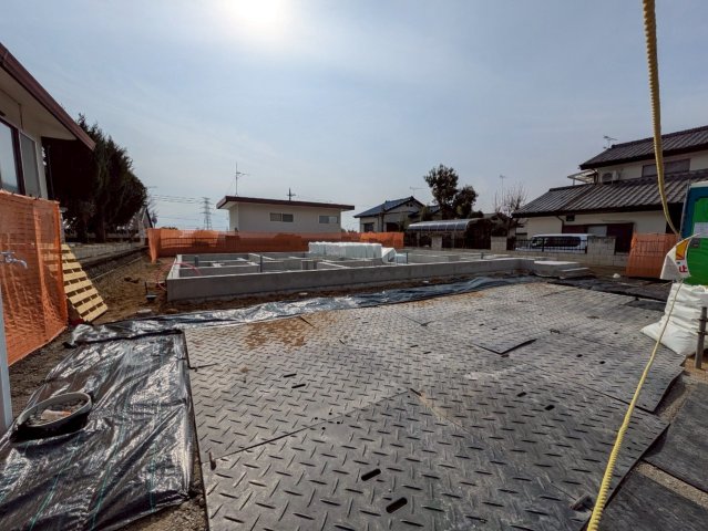 建築中