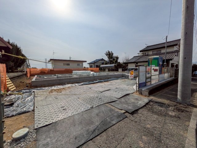建築中