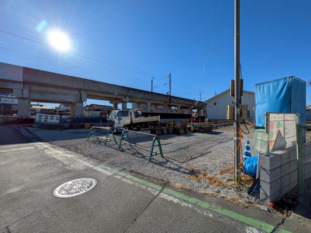 建築中