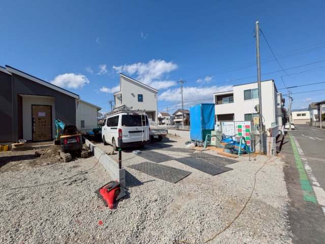 建築中