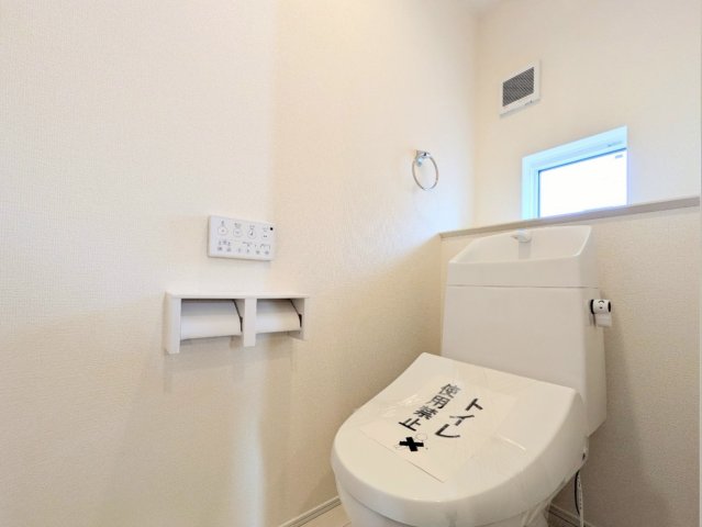 トイレは1階と2階の2ヶ所についております！