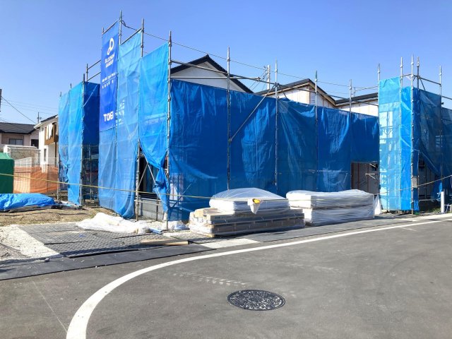 建築中