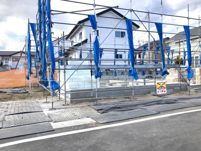 建築中