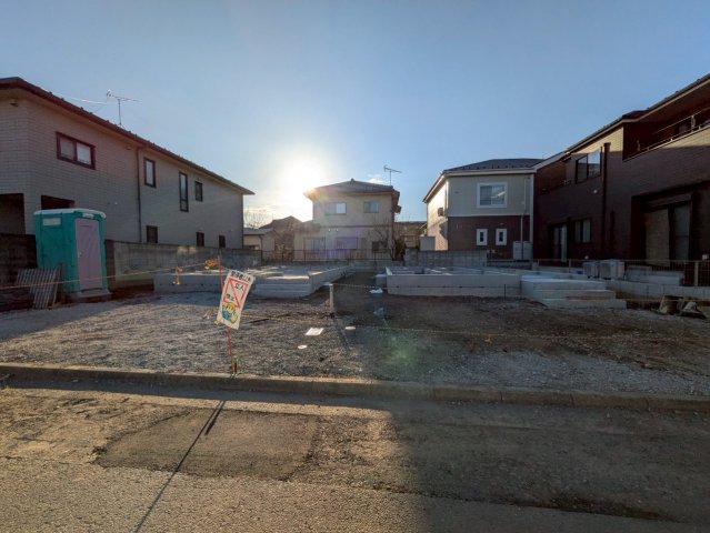 建築中