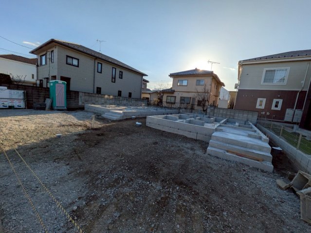 建築中