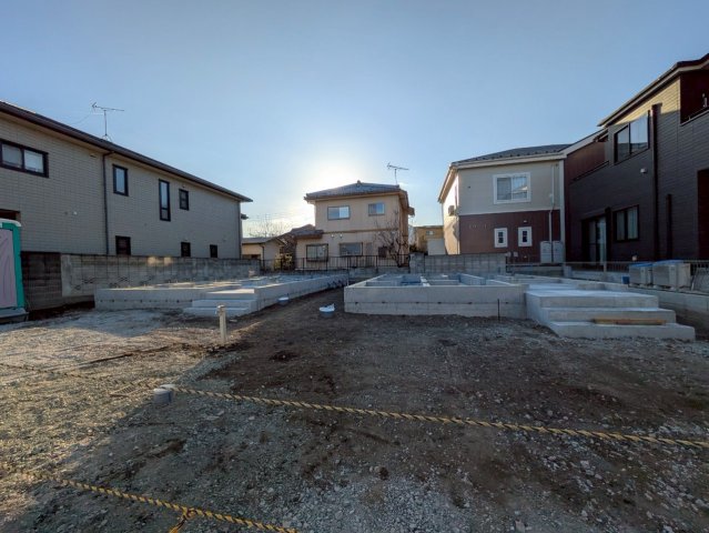 建築中