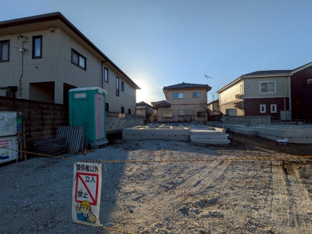 建築中