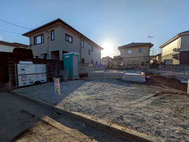 建築中
