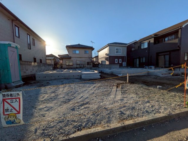 建築中