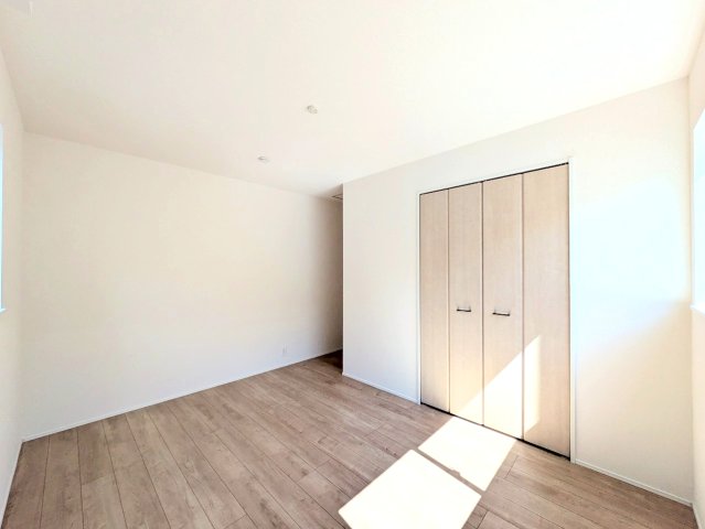 約6.5帖の洋室！