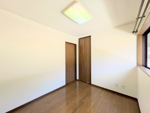 約3.75帖の洋室！