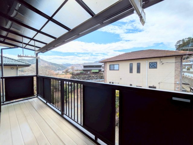 ベランダは日当たり良好♪