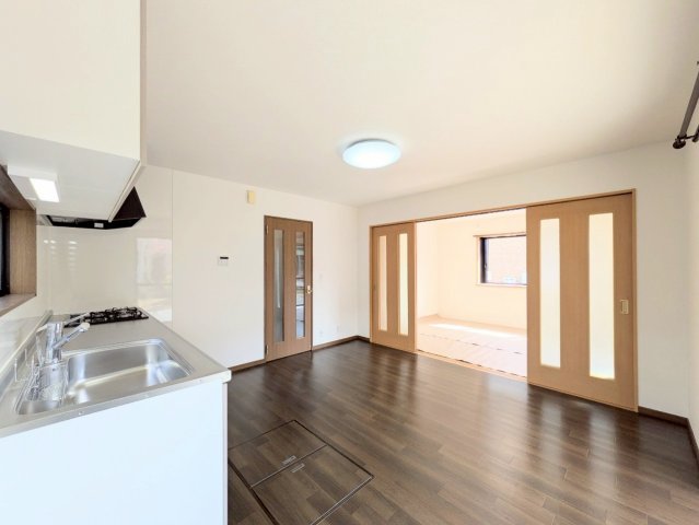 ダイニングキッチンは約8帖！