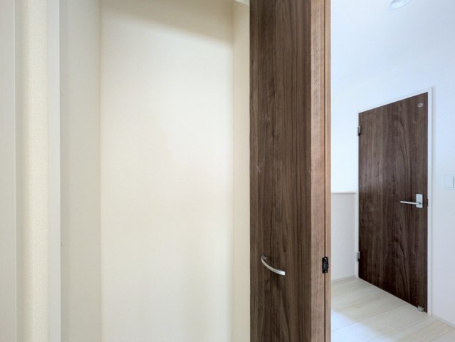 2階廊下にも収納があります♪