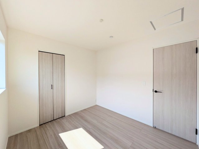 約4.9帖の洋室！