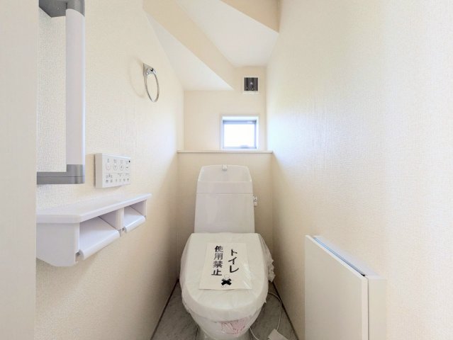 トイレは1階と2階の2ヶ所についております！